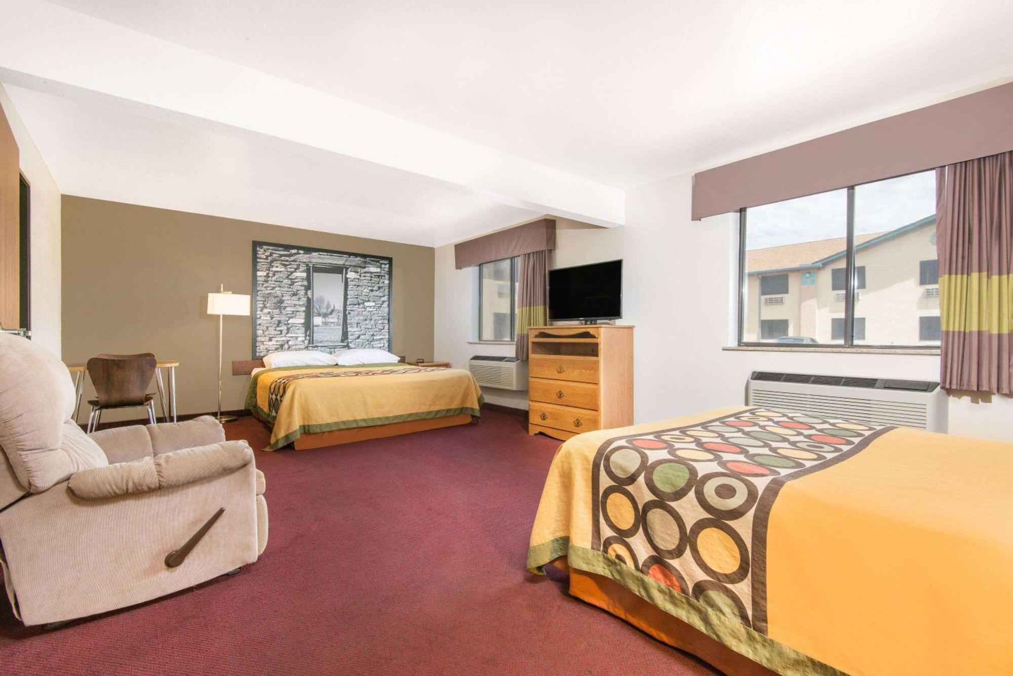 Super 8 By Wyndham Santa Rosa Ξενοδοχείο Εξωτερικό φωτογραφία