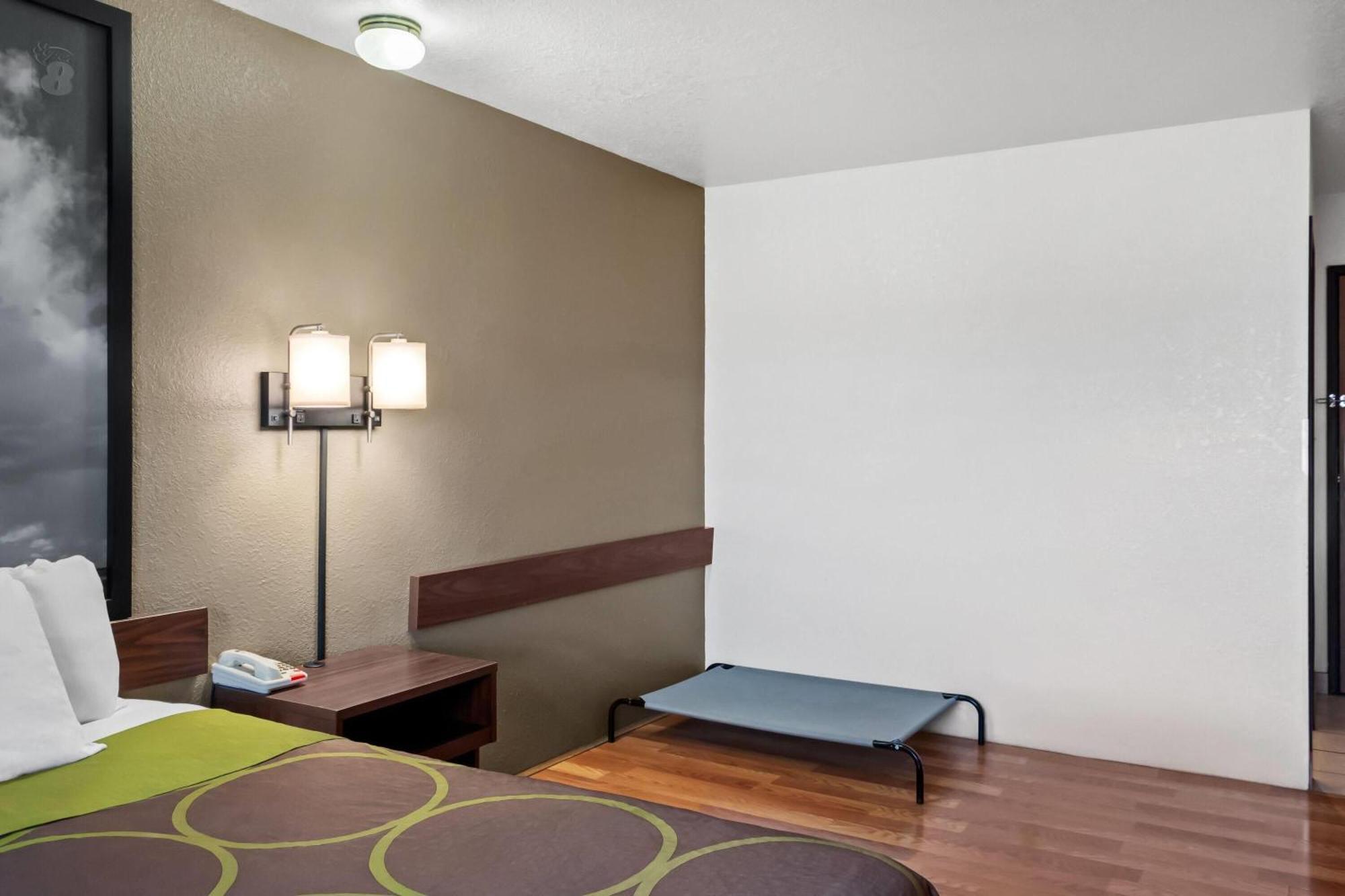 Super 8 By Wyndham Santa Rosa Ξενοδοχείο Εξωτερικό φωτογραφία
