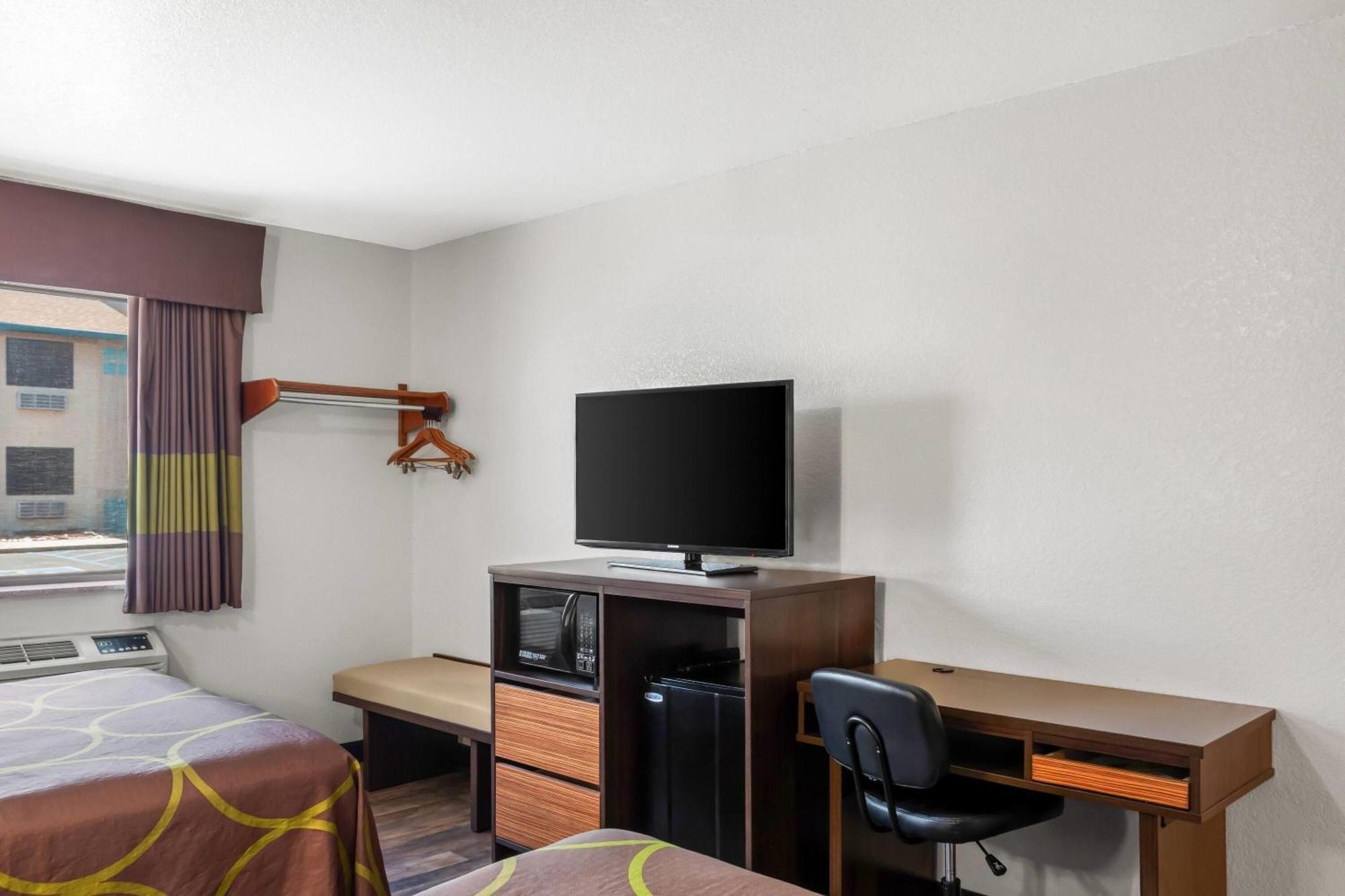 Super 8 By Wyndham Santa Rosa Ξενοδοχείο Εξωτερικό φωτογραφία