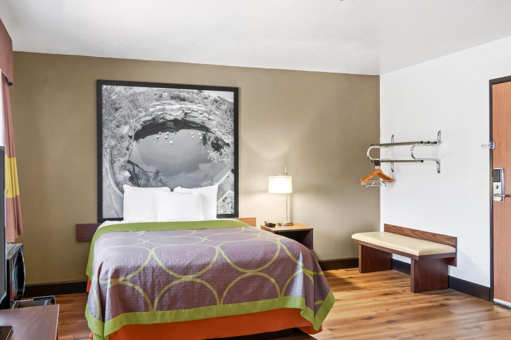 Super 8 By Wyndham Santa Rosa Ξενοδοχείο Εξωτερικό φωτογραφία