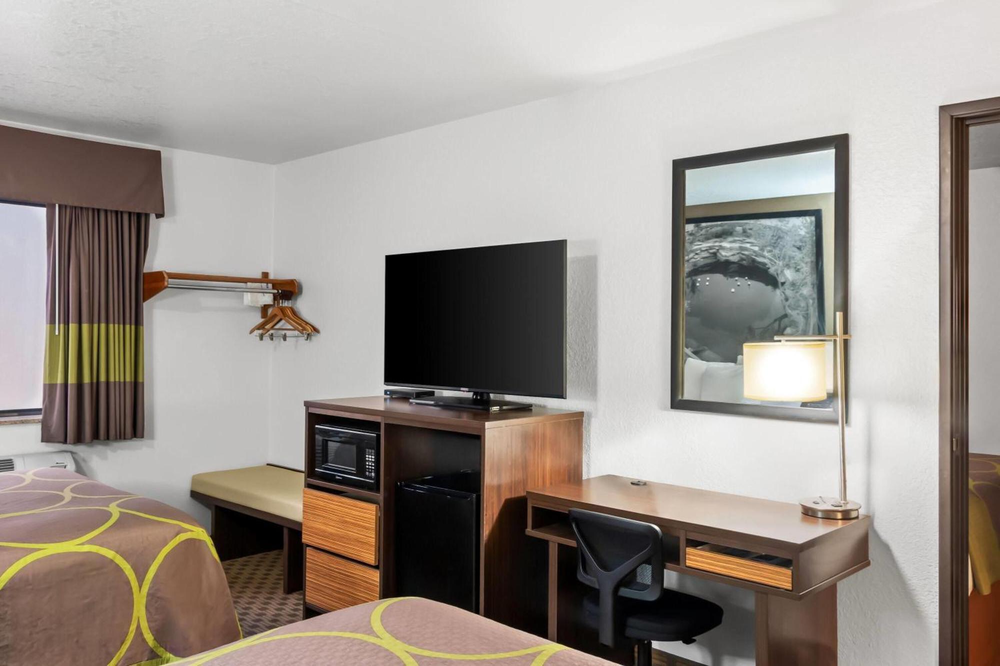Super 8 By Wyndham Santa Rosa Ξενοδοχείο Εξωτερικό φωτογραφία
