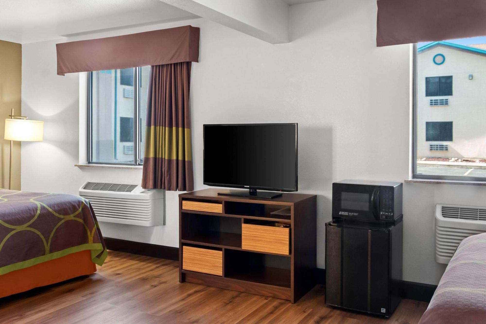 Super 8 By Wyndham Santa Rosa Ξενοδοχείο Εξωτερικό φωτογραφία