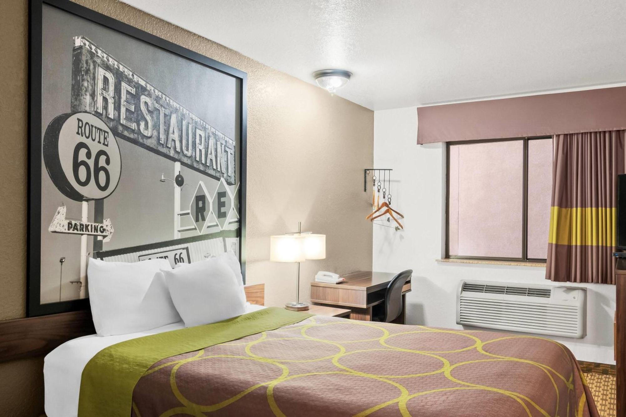 Super 8 By Wyndham Santa Rosa Ξενοδοχείο Εξωτερικό φωτογραφία
